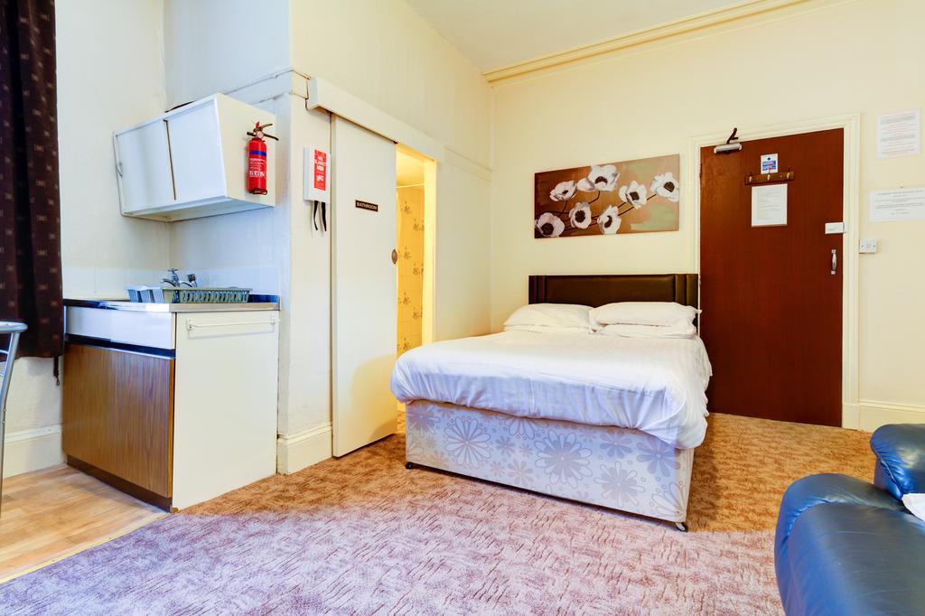 Waverley House Apartments Blackpool Bagian luar foto
