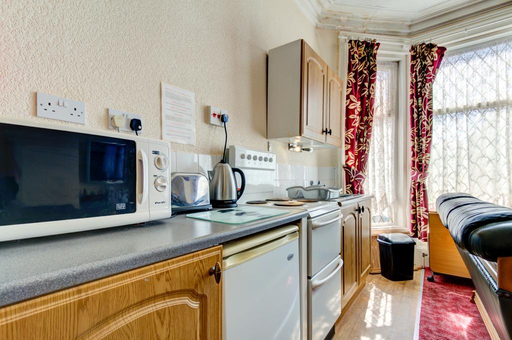 Waverley House Apartments Blackpool Bagian luar foto