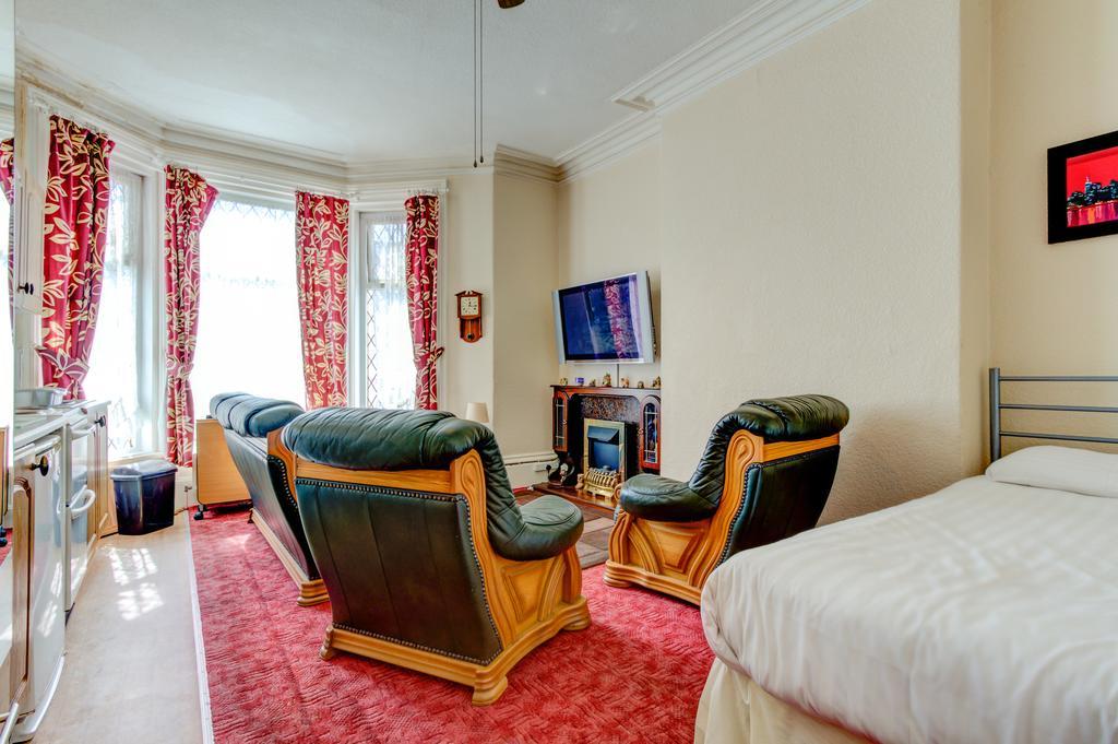 Waverley House Apartments Blackpool Bagian luar foto