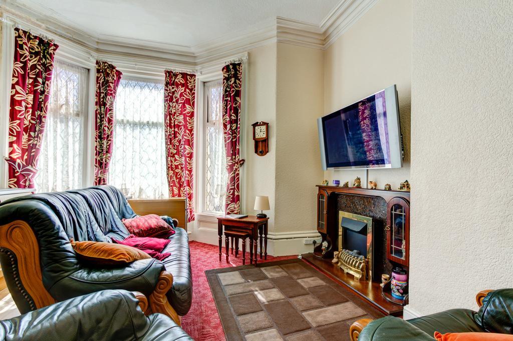 Waverley House Apartments Blackpool Bagian luar foto
